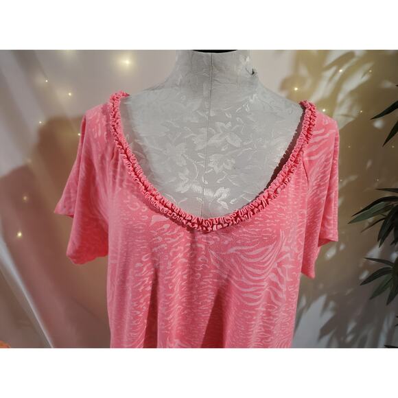 Fresh Produce Ruffle Animal Print Top 2X Bright Neon Pink Short Sleeve Leopard - Picture 5 of 10